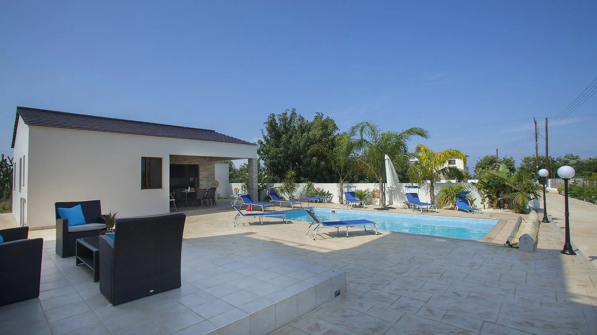 Villa Grecos Grove location